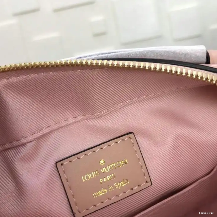 Fashionrepsfam ru LV Bags 19T1L0069 0511
